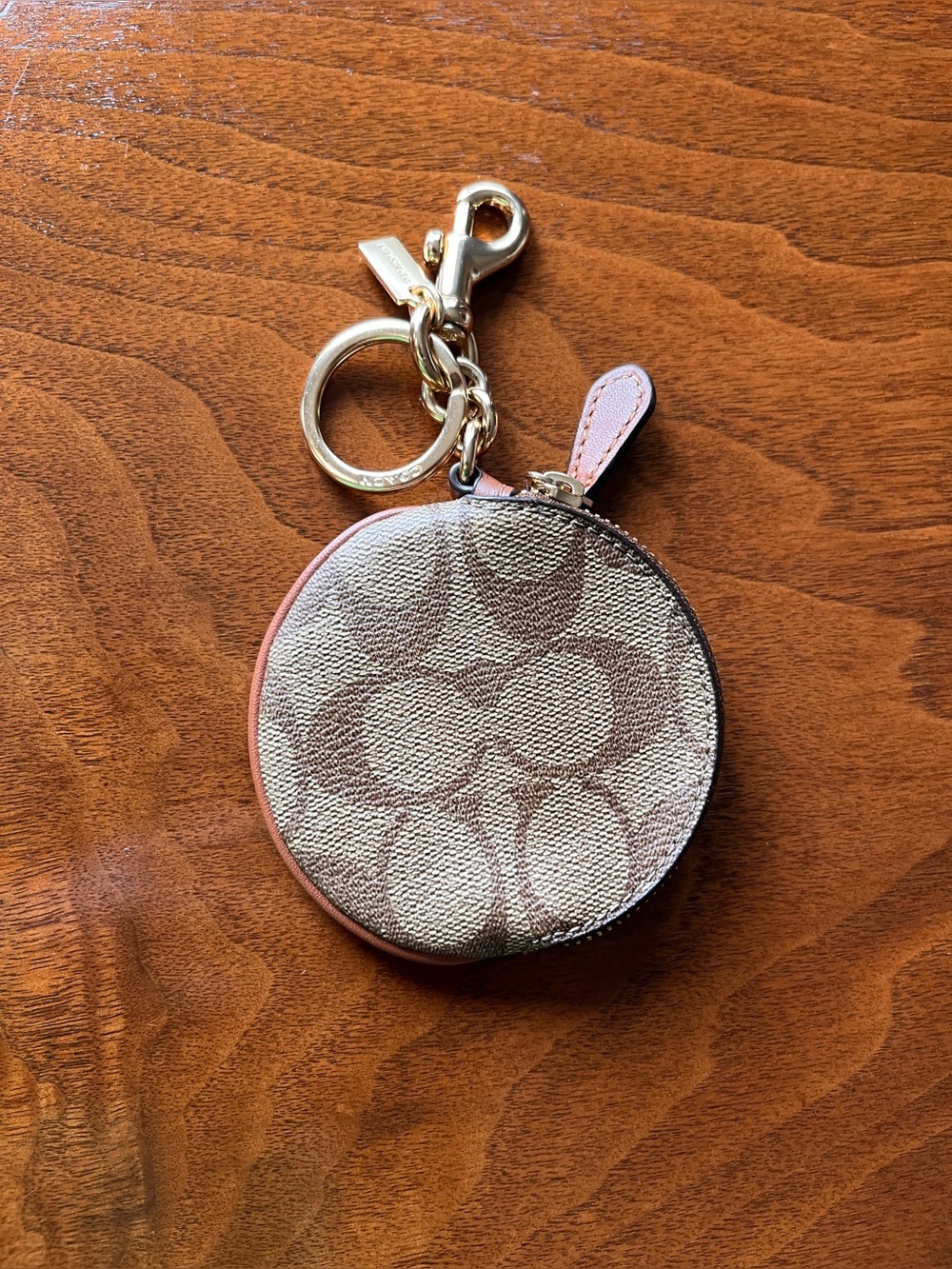 Coach Khaki/Tan Signature Circle Pouch w/ gold carabiner clip & key! Gift! - Picture 7 of 8